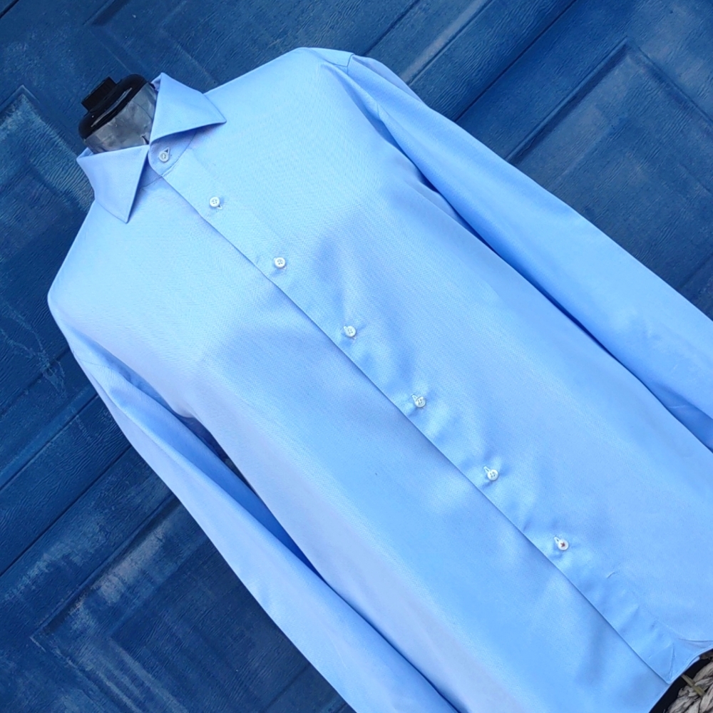 ISAIA (Napoli) Men's Solid Woven Luxury Dress Shirt. - Picture 4 of 17